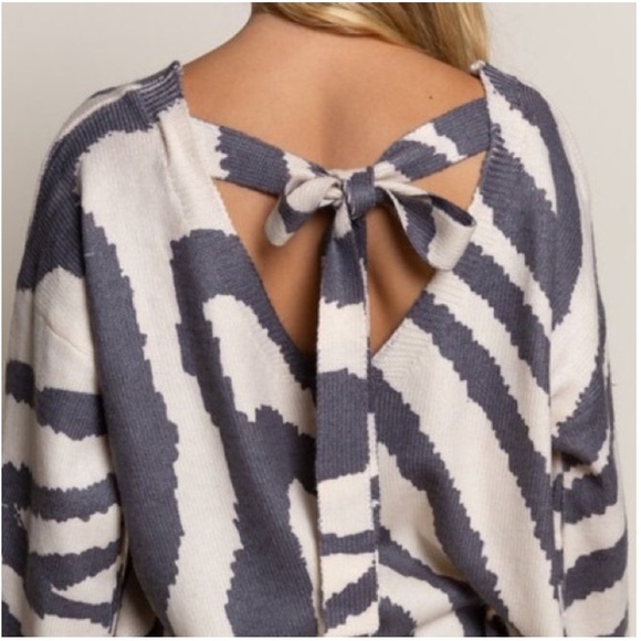 POL Simply Irresistible Zebra Stripe W HINTS OF PINK V-Neck Sweater SIZE L